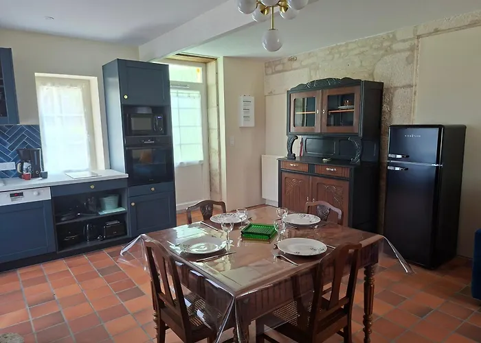 בית נופש La Glycine *